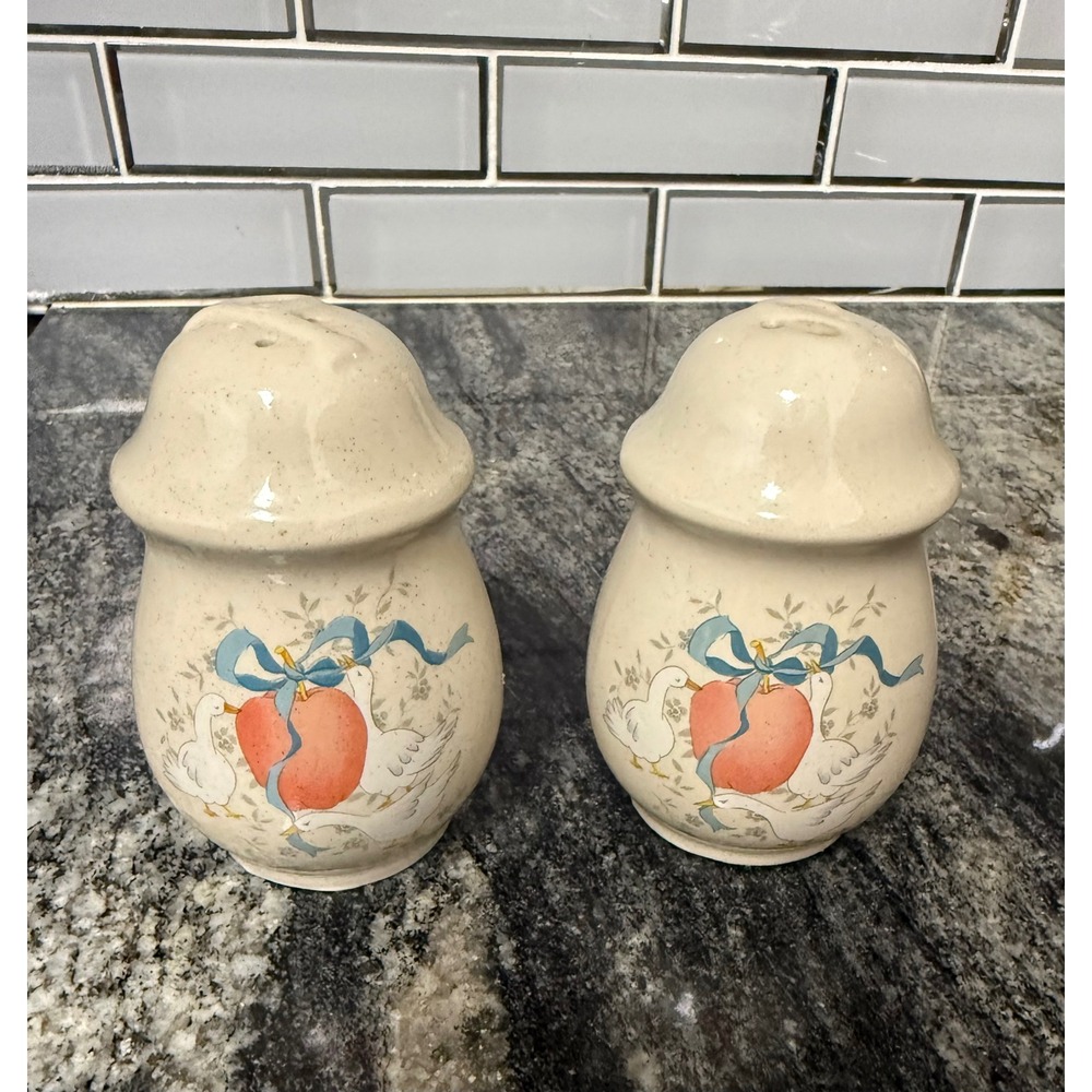 Vintage Ceramic Geese and Apple Salt and Pepper Shakers Set Speckled Cream